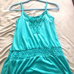 Women’s turquoise top